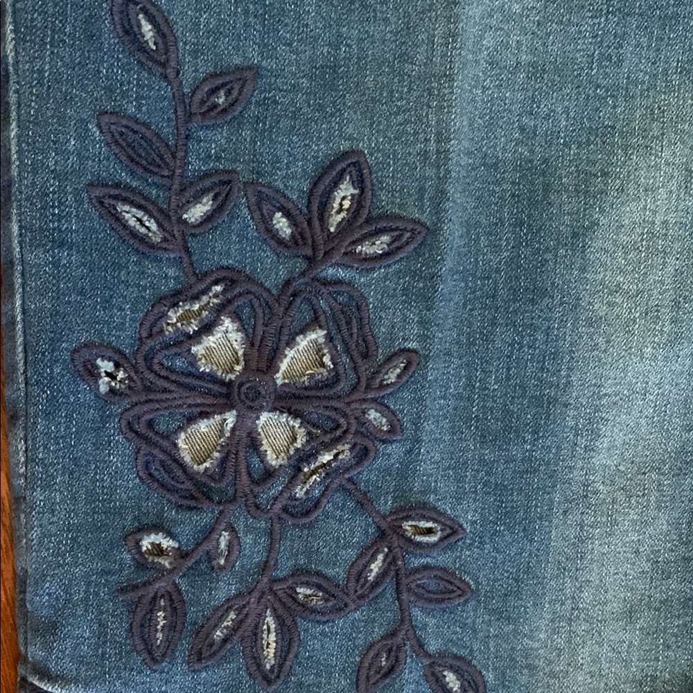 Rafaella Blue Cropped Jeans with Embroidery 20W - Picture 3 of 5